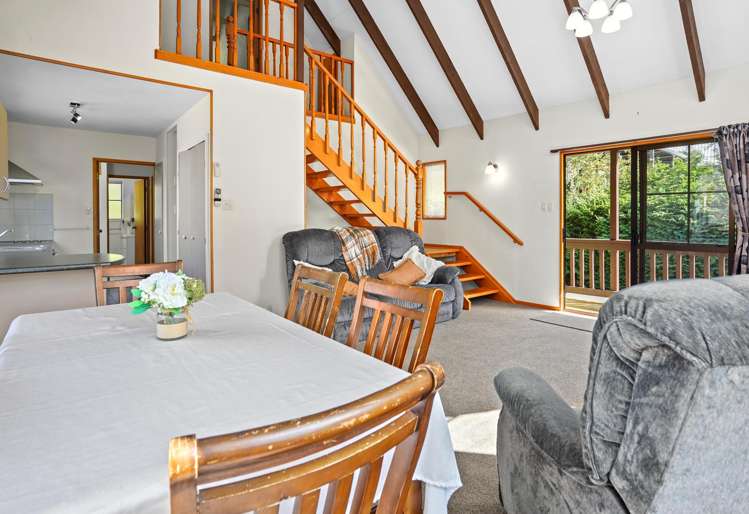 65 Chalet Crescent_5