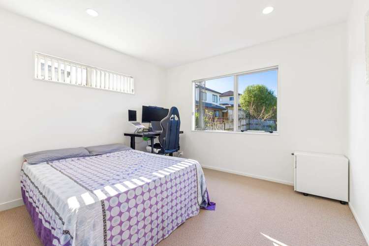 8 Viera Drive Flat Bush_13