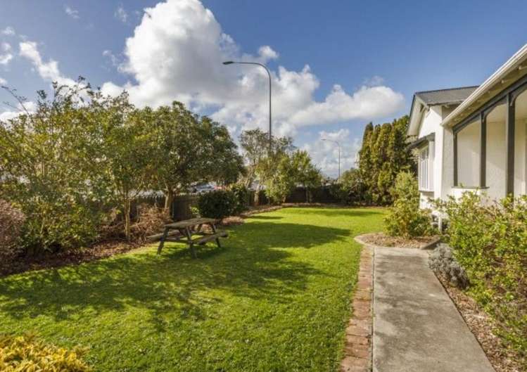 1 Ngaio Street West End_12