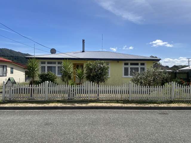 3 Bedroom Home + Sleepout - Canterbury Street
