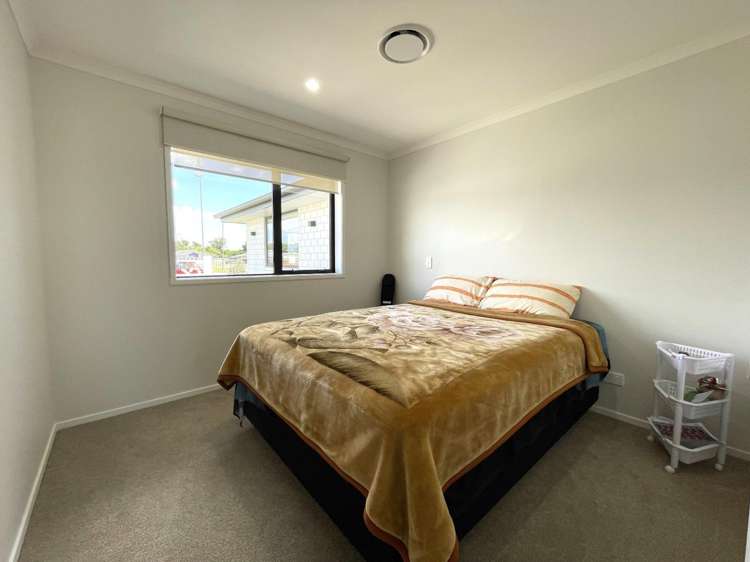 26 Honeyfield Drive 10861_12