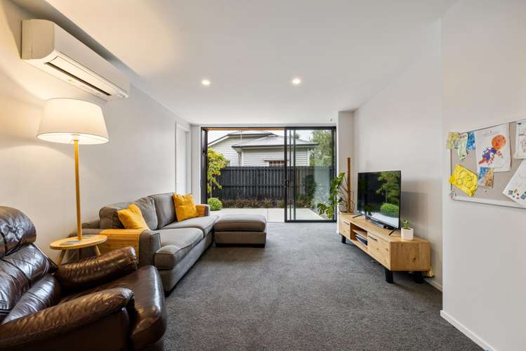 2/12 Hume Street Sydenham_8