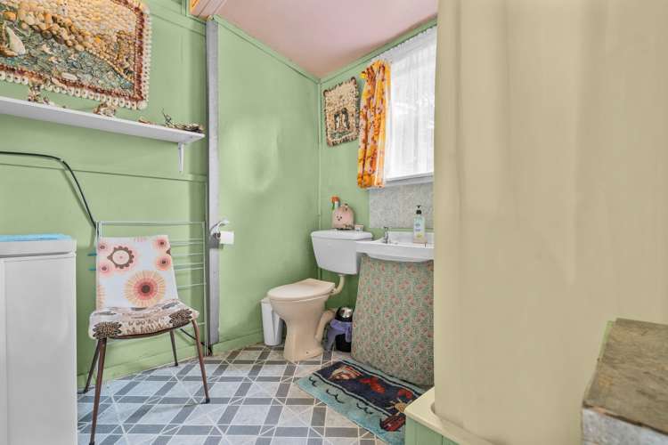 1095 Mataikona Road Mataikona_15