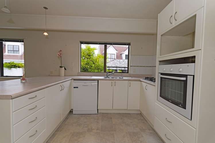 2/36 Takapu Street Henderson_7