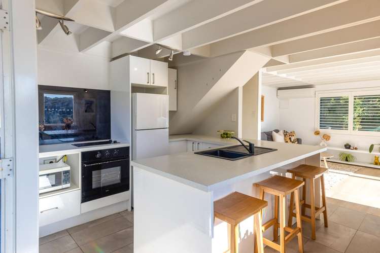 22 Ocean Road Surfdale_2