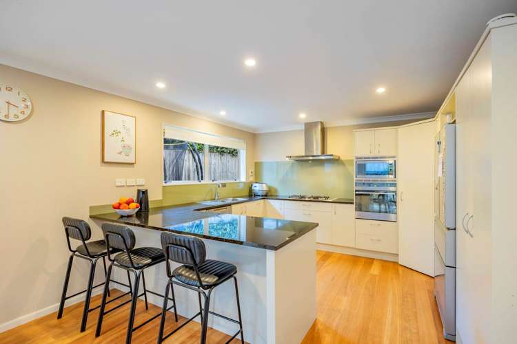 14 Bur Oak Terrace Schnapper Rock_7