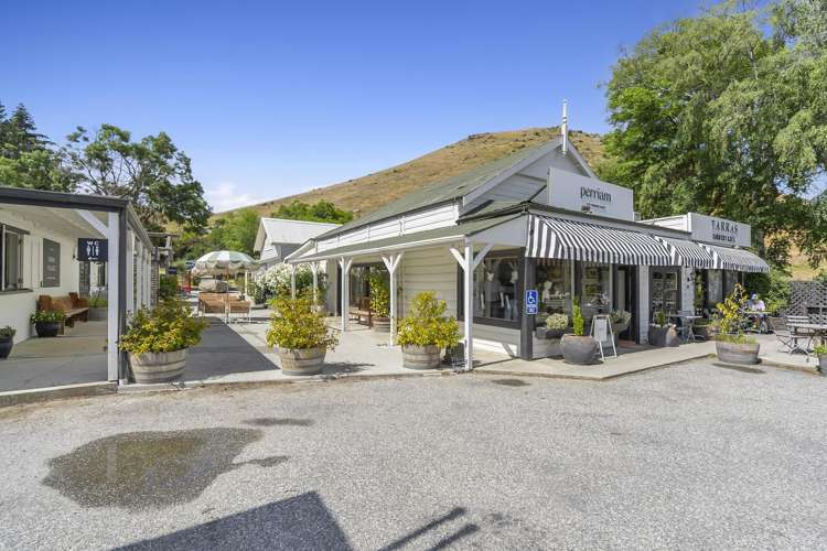 Cnr Ruffell and Ardgour Valley Roads Tarras_16