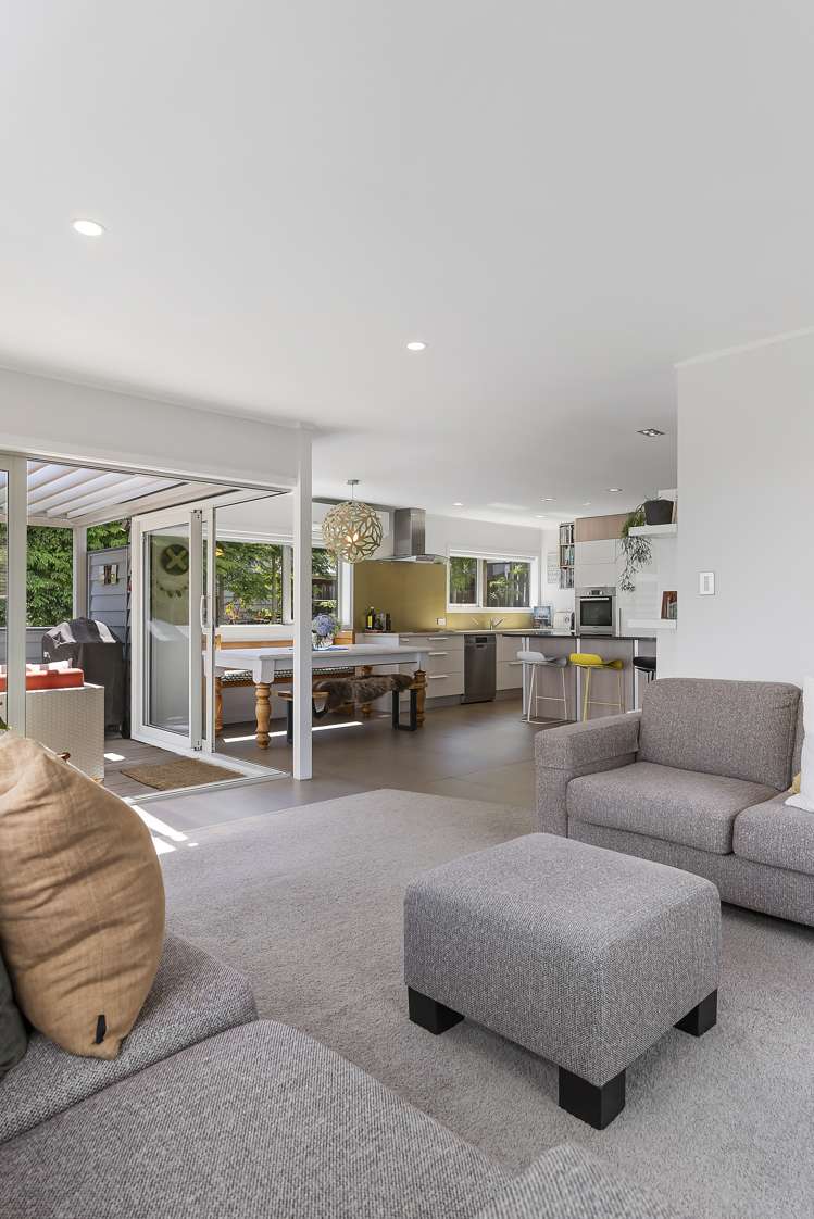 2/46 Sunset Road Unsworth Heights_13