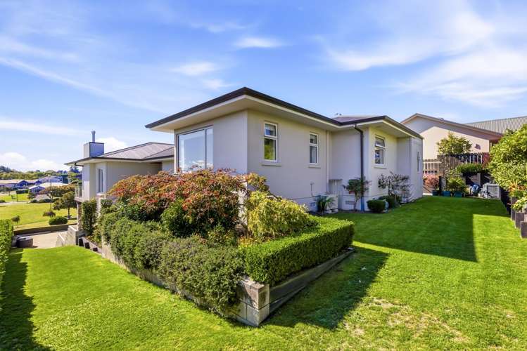 16 Botanical Heights Drive Waipahihi_16