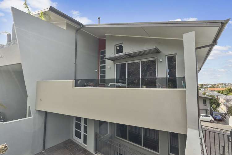 3/21 Ruakiwi Road Hamilton Lake_17