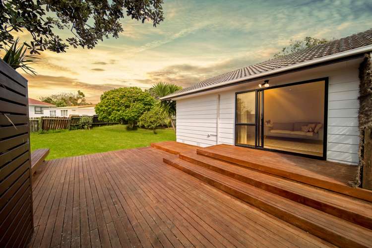 2/13 Rukumoana Place Clendon Park_10