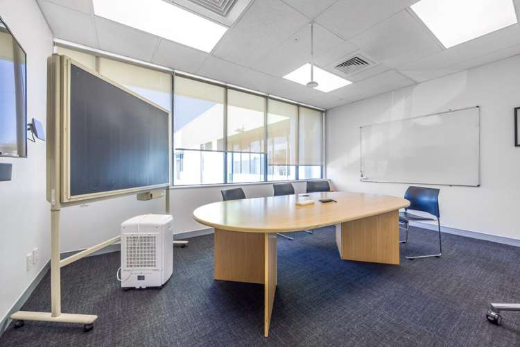 60 Hugo Johnston Drive Penrose_11