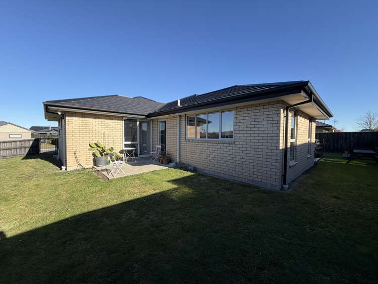 79 Sunline Avenue Lincoln_13