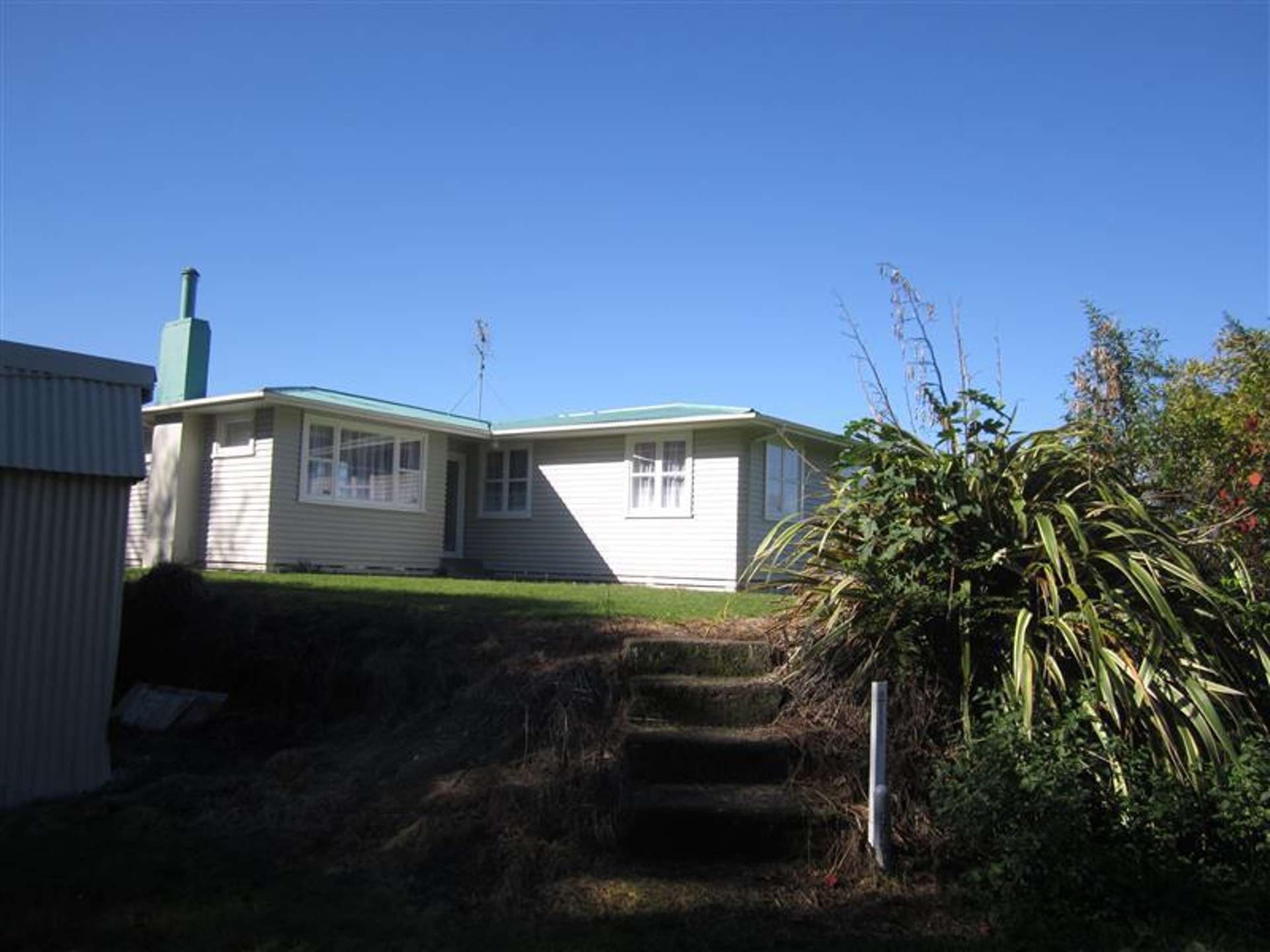 20 Pembroke Road East Stratford_0