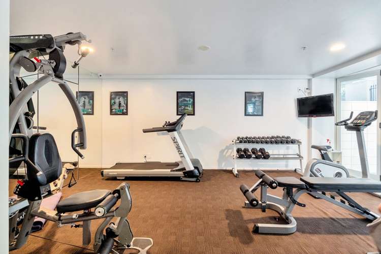 2304/10 Waterloo Quadrant Auckland Central_9