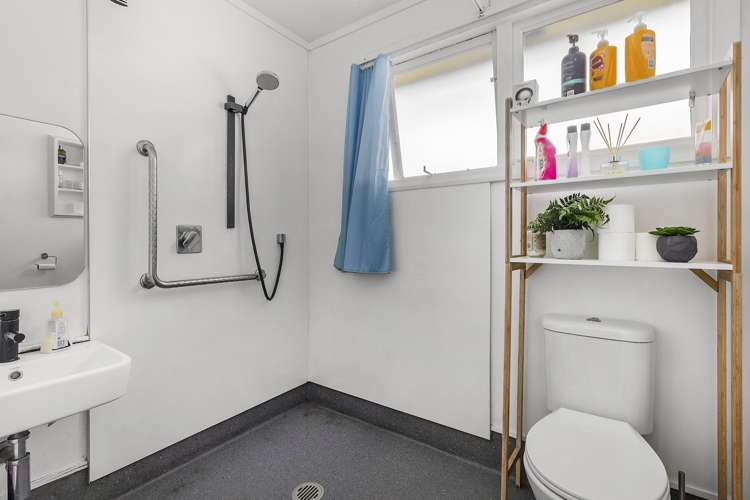 69 Warspite Avenue Cannons Creek_13