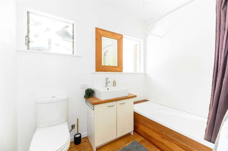 2/11 Lenihan Street Northcote_4