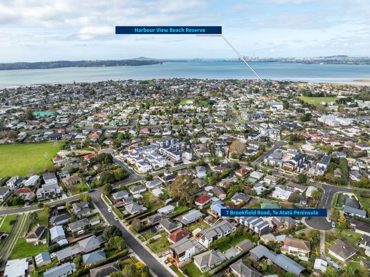 3/7 Brookfield  Road Te Atatu Peninsula_21