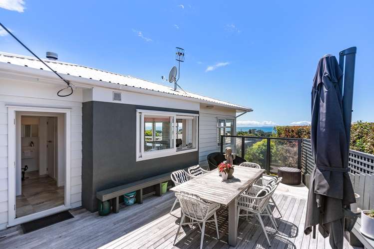 1/1 Eastcliffe Road Castor Bay_12