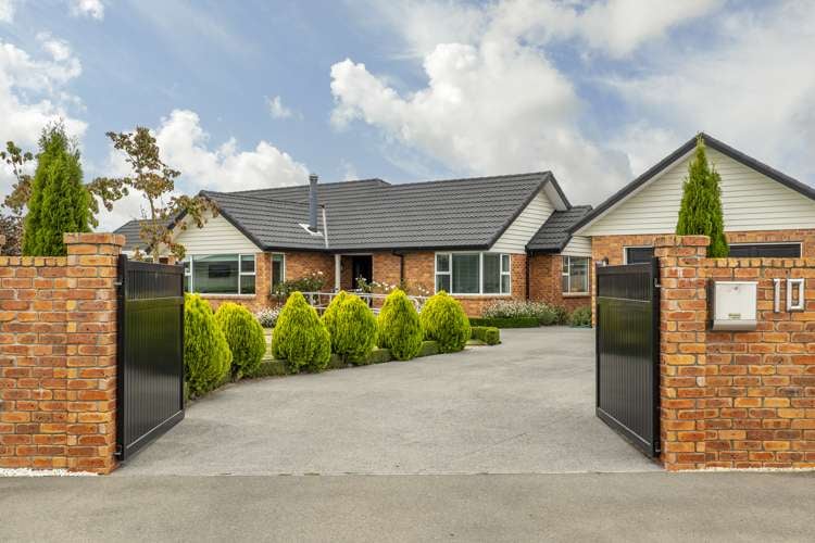 10 Dundee Close Darfield_23