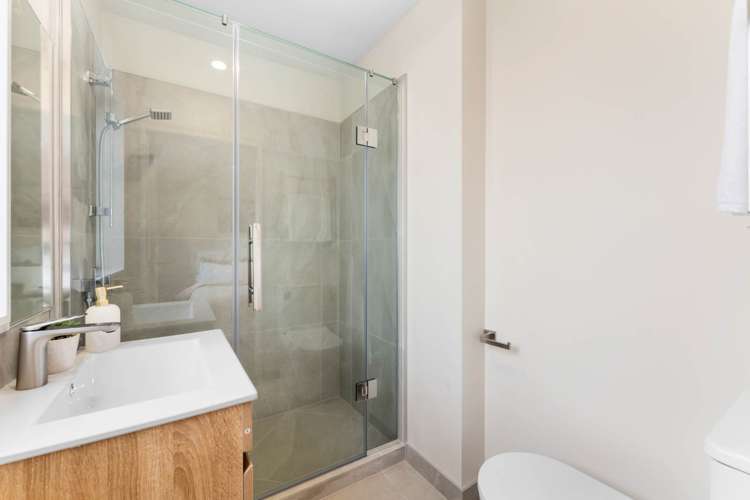 10A Helleur Road Massey_11