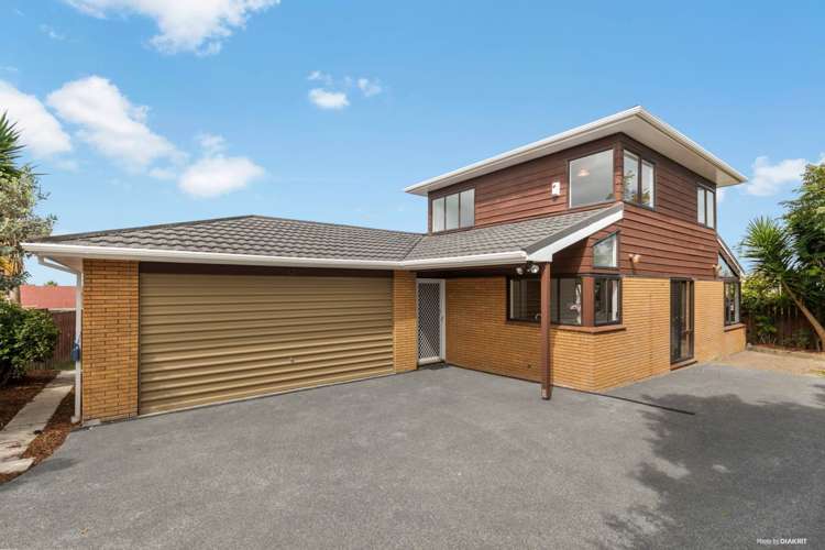 2/3 Holdaway Avenue_0