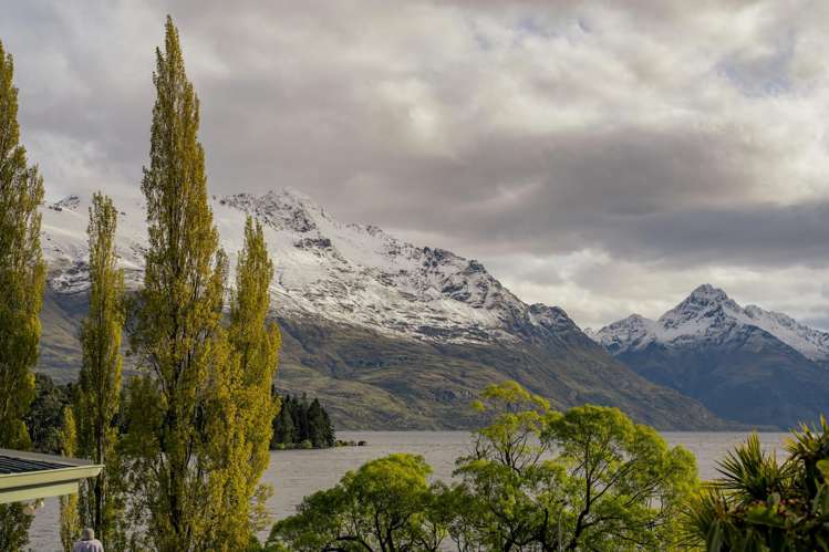 1 Suburb Street Queenstown_23