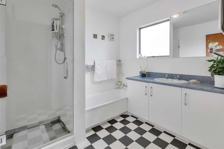 52 Eureka Place Parahaki_14