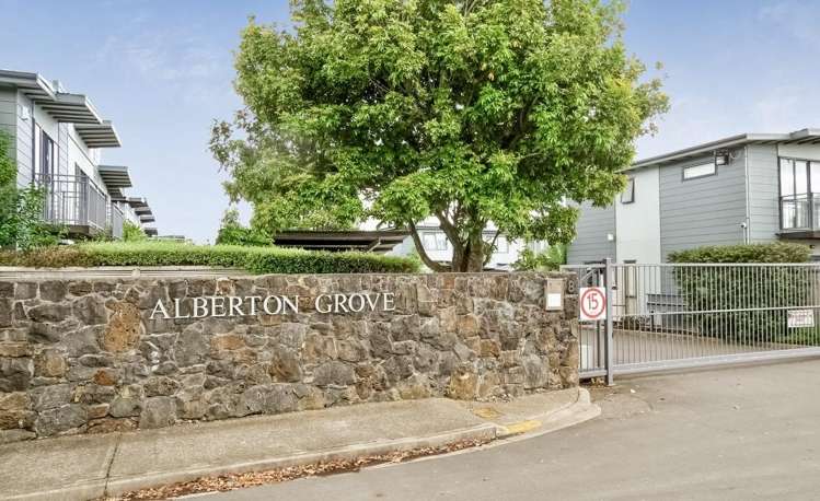 1/8 Soljak Place Mount Albert_13