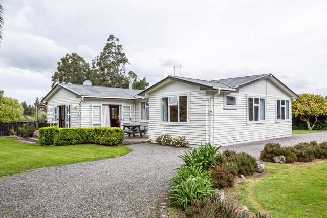 49 Western Lake Road Featherston_1