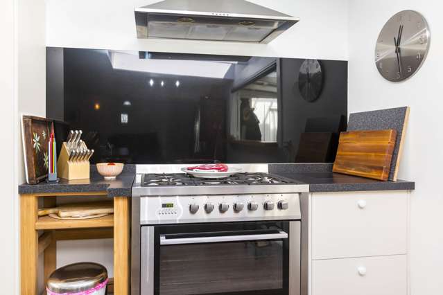 64 Bell Road Waiwhetu_3