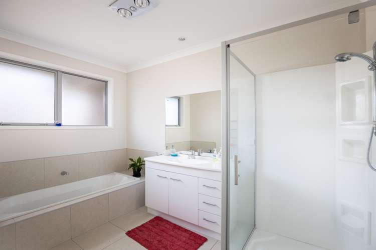 1 Honeyfield Drive Whalers Gate_13