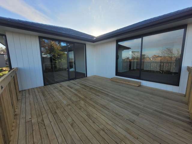 Spacious 3 bed, 2 bath in Helensville