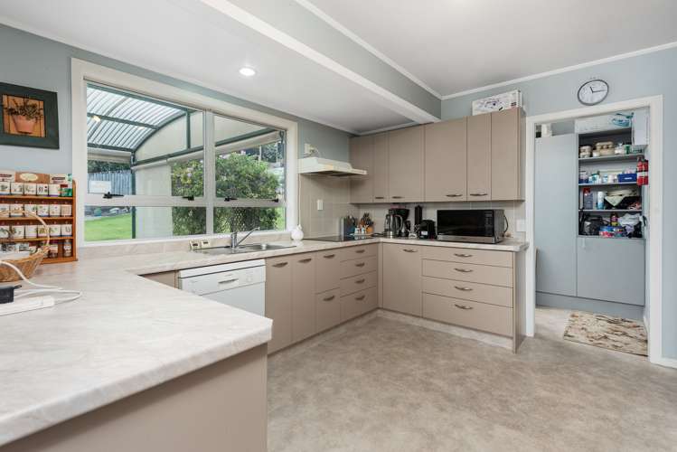 4 Jonathon Street Brookfield_2