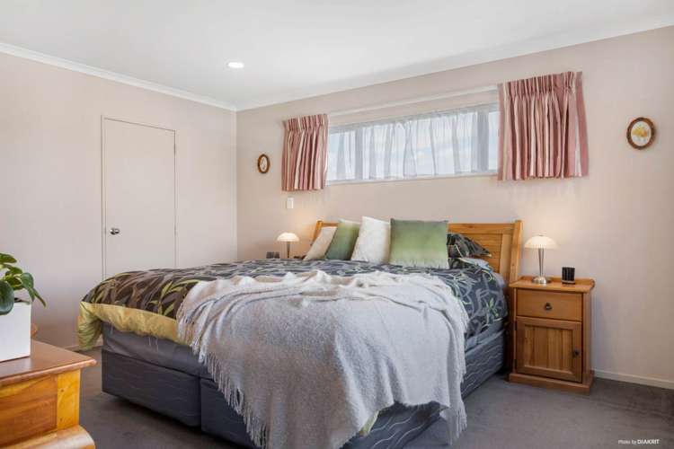 4 Girvan Terrace Wattle Downs_11