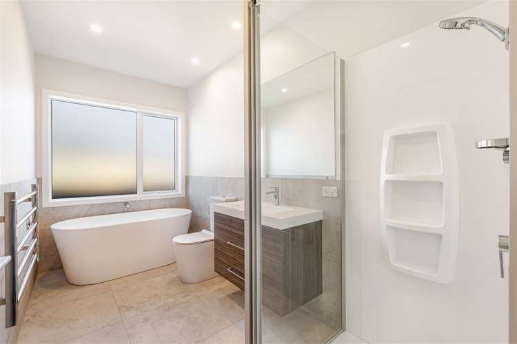 53 Waiwai Drive Wainui_13