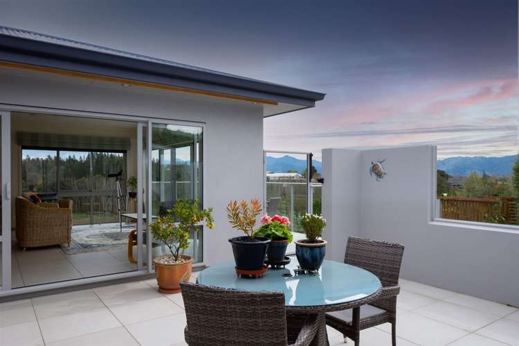 19 Lake View Place Fairhall_11