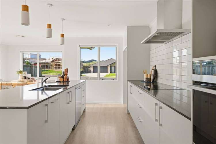 6 Kohekohe Drive Owhata_10