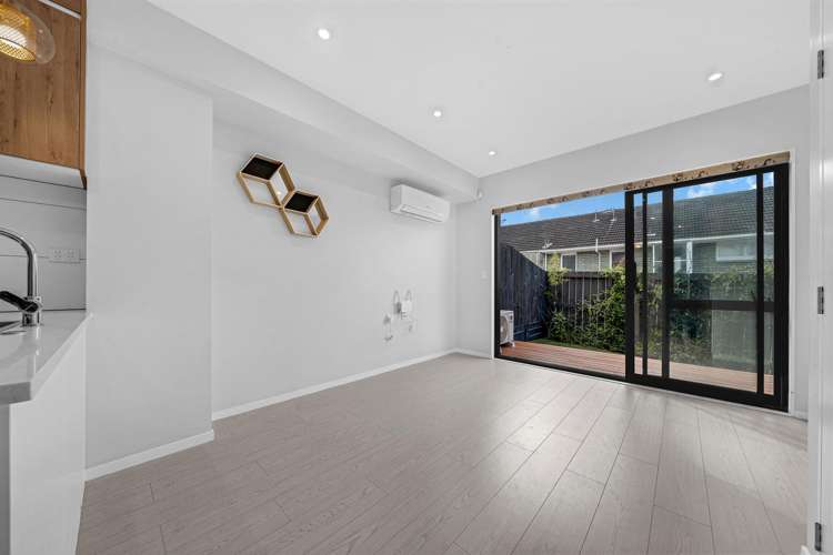 6/17 Parker Avenue New Lynn_17