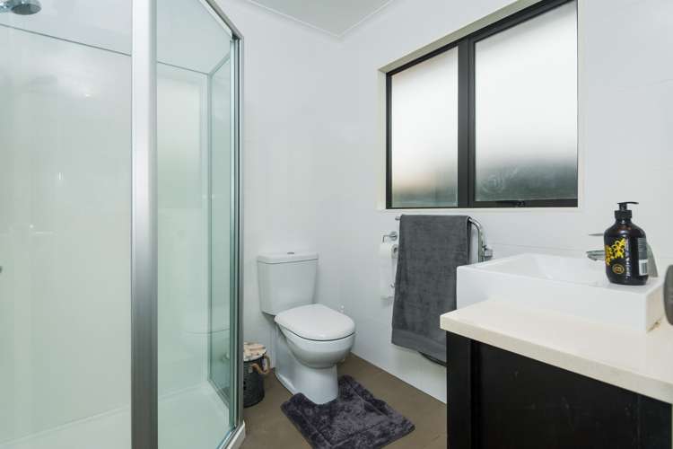 7 Northbrook Close Greenhithe_10