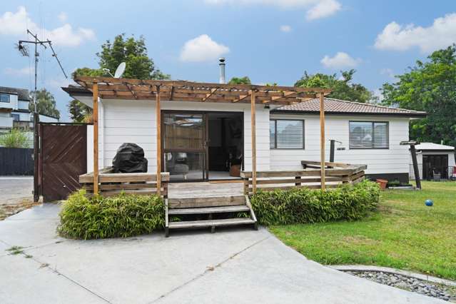 Four Bedroom in Heart of Pukete
