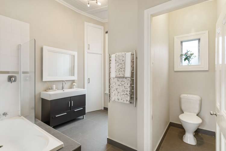 54 Eskdale Road Birkdale_11