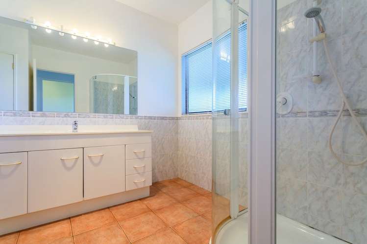 1007 East Coast Road Redvale_12