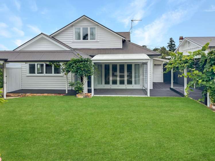 1 Fairholme Avenue Epsom_17