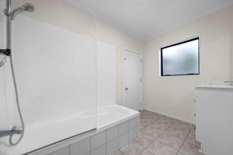 15 Mili Way Ranui_13