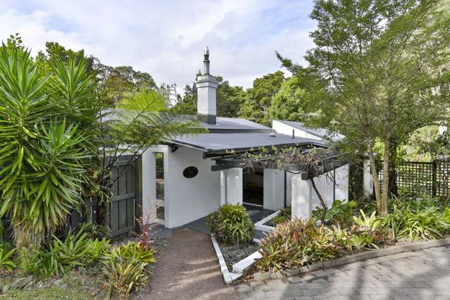 111 Scenic Drive Titirangi_1