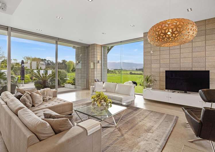 261C Walker Road East_2