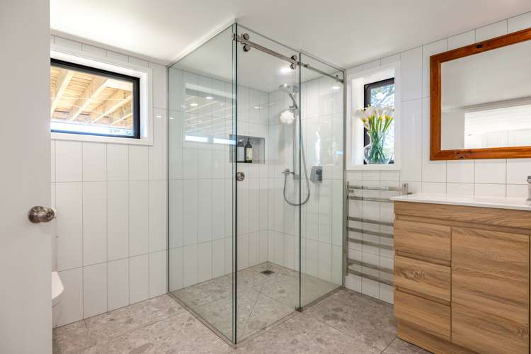 67 Queens Drive Oneroa_14