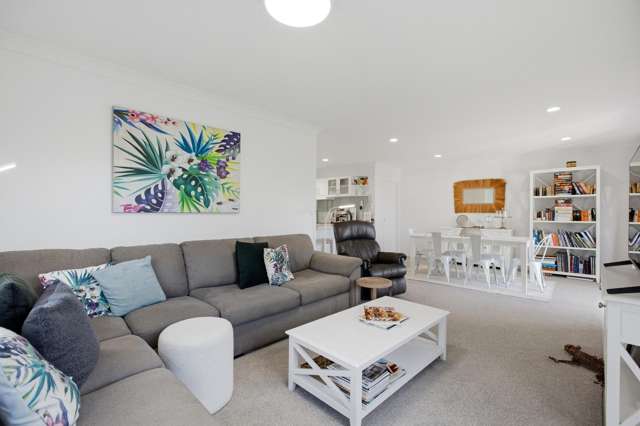 1/111 Santa Monica Drive (Pacific Palms) Papamoa_3