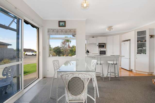 18 Chesterfield Way Orewa_4